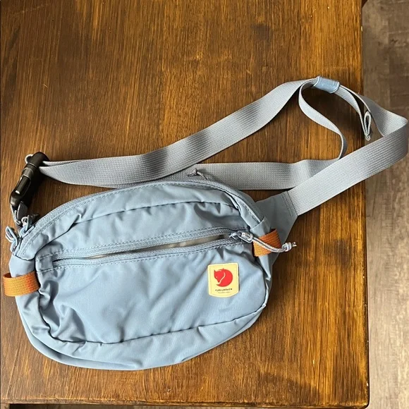 High Coast Hip Pack - Dawn Blue - Picture 3 of 4